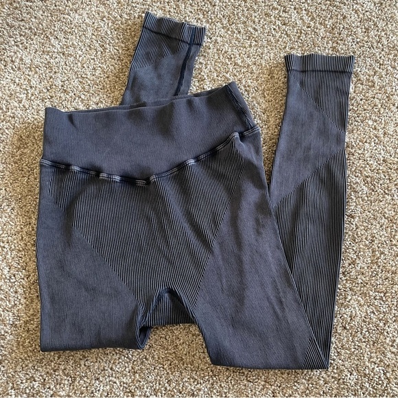 Senita Athletics Crop Seamless Leggings Women’s Large Gray Vintage Washed Ribbed - Picture 1 of 12